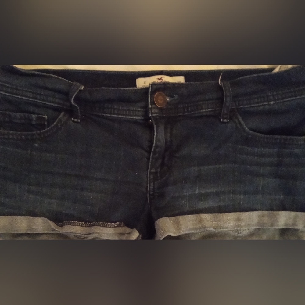 Hollister women's denim cuffed shorty sho lolrts. Size 9.